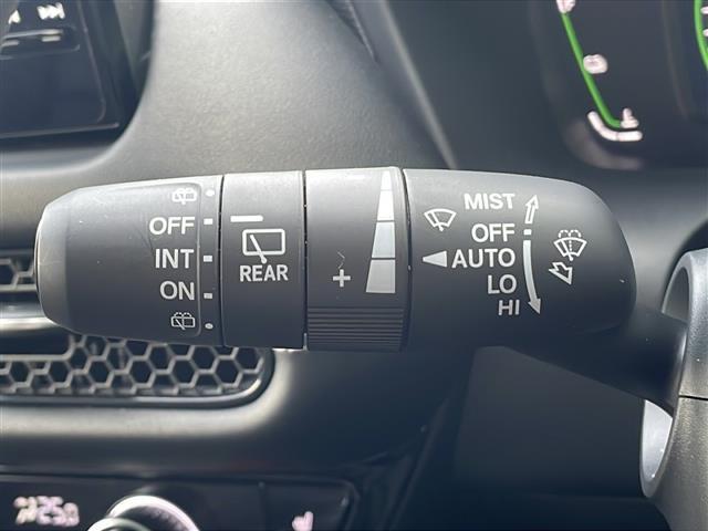 気になる車はすぐにお問い合わせください！画面右側の0066から始まる無料ダイヤルからお問い合わせ下さい！専門スタッフがお車のご質問にお答えいたします！