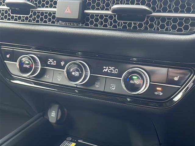 【運転席操作部】快適なドライブを楽しむための機能が装備されています！運転席から触れるので、使いやすいです！除菌プランいれていただくと、さらに清潔で安心していただけます！