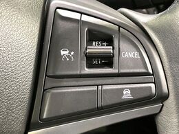 【アダプティブクルーズコントロール】高速道路での長距離走行が楽に！！自動で速度を保つクルーズコントロールが、衝突軽減システムと連携し、前方の車両を感知して車間を保つように速度調節してくれます！！