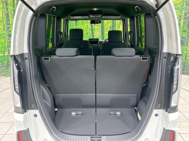 普段のお買い物や通勤、送迎等に十分な荷室スペースを確保しております。セカンドシートを倒すと、大きな荷物の積載も可能です♪