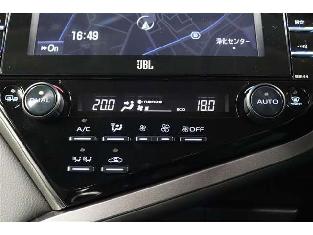 運転席と助手席、それぞれ温度調節ができ、オールシーズン快適なオートエアコンとなっております！