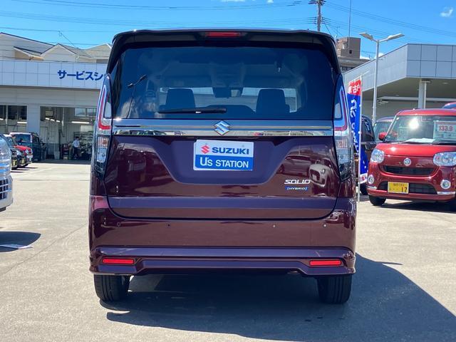 バックビューです。後方車両に点滅して急ブレーキを知らせる【エマージェンシーストップシグナル】を装備！