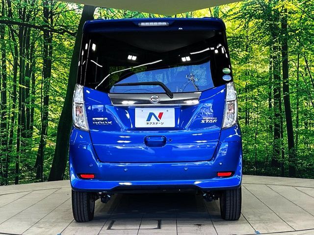 安心の最長10年・走行無制限保証（有償）をご用意。保証内容も充実はもちろん、無料点検＆オイル交換や、年中無休の全国・24時間ロードサービスも付帯されておりますのでご安心下さい。