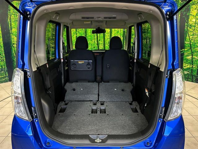 普段のお買い物や通勤、送迎等に十分な荷室スペースを確保しております。セカンドシートを倒すと、大きな荷物の積載も可能です♪