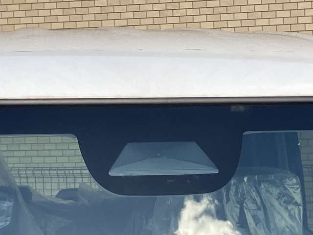 【衝突被害軽減ブレーキ】前方の車や障害物を検知し、自動でブレーキをサポート！もしもの時も安心の安全装備です♪