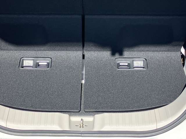 【ラゲッジスペース】4人乗車でも、ある程度なら荷物も積めそうです。