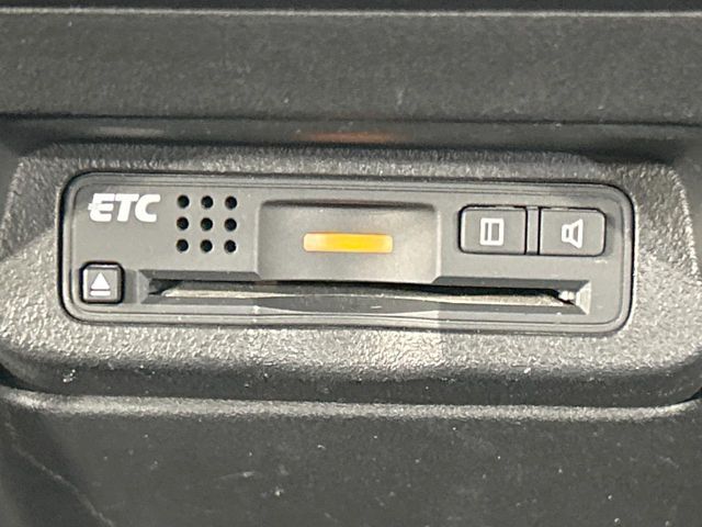 【ETC】高速道路の料金所をストレスなく通過！話題のスポットやサービスエリアに多い「スマートIC」利用時は必須のアイテムです。当店でセットアップを実施、ご納車当日からすぐにご利用いただけます！