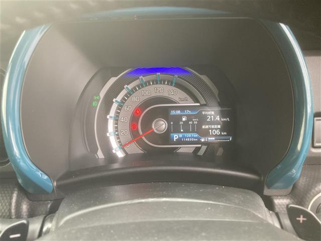 【メーター】メーターまわりも鮮やかに照らし出され、デザイン、安全性ともにバッチリですね♪