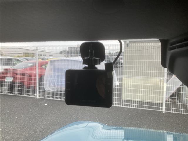 【　ドライブレコーダー　】運転中の記録を残します。事故などを起こした起こされた時の証拠を残します。