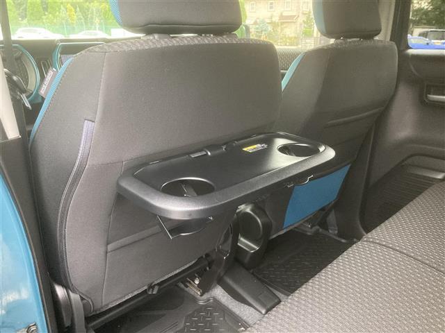 【ドリンクホルダー】ドリンクや手荷物を入れていただけます！！！