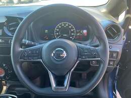 取り回しがしやすいハンドルデザインで、手にしっかり馴染みとても運転しやすいハンドルです！