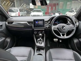 【ハーフレザーシート】しっかりとした座り心地！普段の街乗りからロングドライブまで変わらない快適性をお確かめください♪