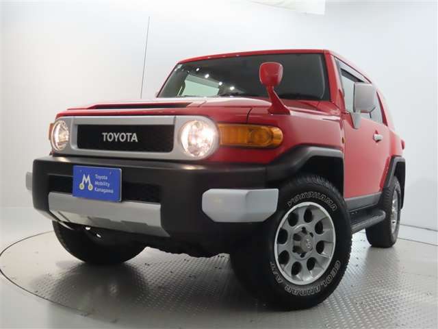 夜道も明るく照らすハロゲンヘッドライトです。