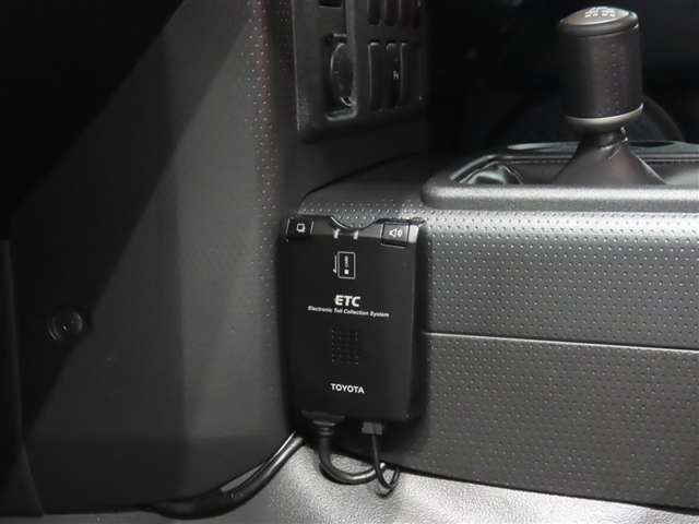 ETC！料金所も止まる事無くスイスイです！窓を開ける必要も無いので雨や花粉、排気ガスの浸入もありません！今や必需品ですネ！