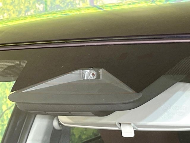【スズキ　セーフティサポート】走行中に前方の車両等を認識し、衝突しそうな時は警報とブレーキで衝突回避と被害軽減をアシスト。より安全にドライブをお楽しみいただけます。