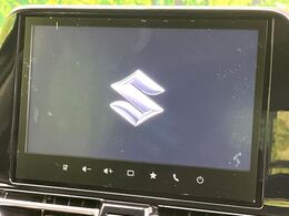 【メーカー純正ナビ】インテリアに溶け込むスタイリッシュな「専用設計」メーカーナビを装備♪視認性や操作性など基本性能にも優れ、より上質なカーライフをお楽しみいただけます。