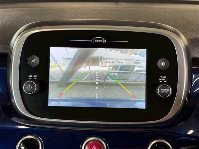 「フルカラーバックモニター」を装備で駐車が苦手な方でも安心です。