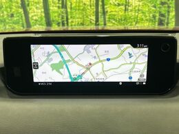 【ディスプレイオーディオ】お手持ちのスマートフォンとの連携で、ナビや音楽再生など各種アプリを使用可能。スマホに近い感覚でお使いいただけます♪