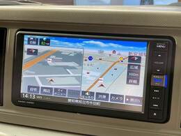 【純正ナビ】一体感のあるナビは、高級感ある車内を演出してくれます。Bluetooth再生などオーディオ機能も充実しておりますので、運転もより楽しめます♪