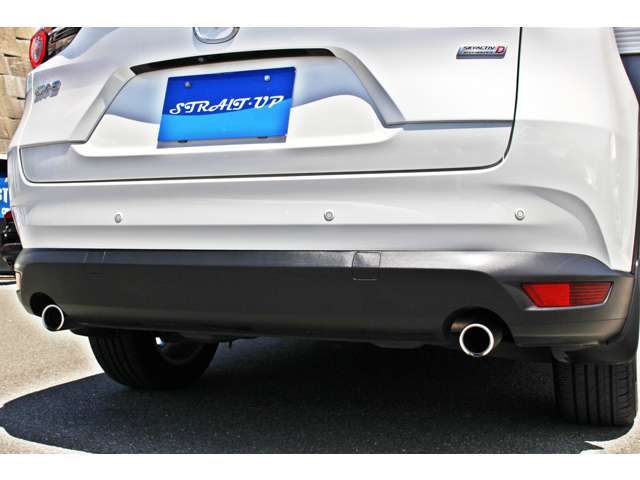 ☆クリアランスソナー装着車です車体に取り付けられた複数のセンサーにより、車の前後の様子を検知し、障害物が近づくと運転席のメーター画面でのディスプレイ表示やブザーで知らせてくれる機能を持った装置です☆