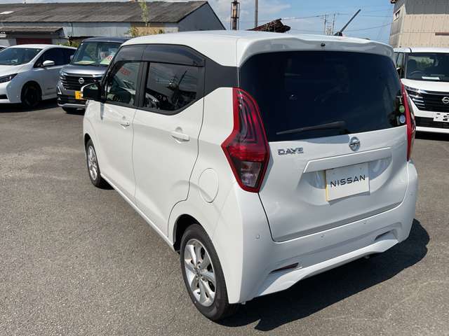 エマージェンシーブレーキと踏み間違え時加速防止ペダル装備のサポカーです。
