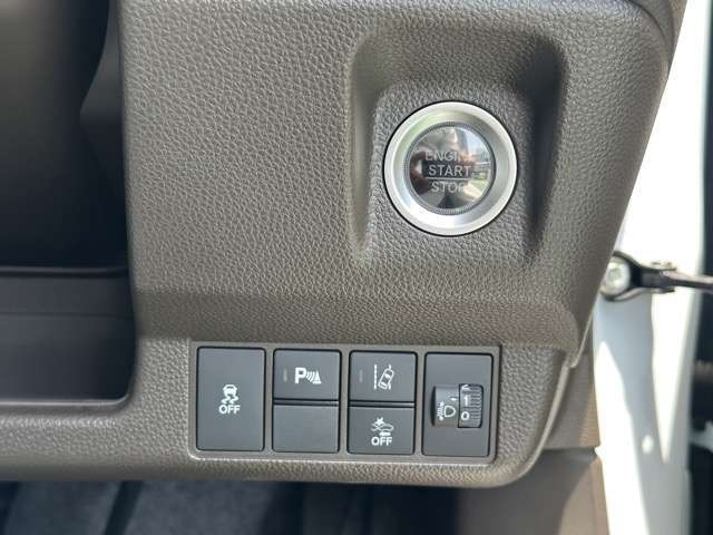 ★納車前に、専属のクリーニングスタッフが、ピッカピカにクリーニングして納車いたします！もちろん、ピッカピカの状態でお渡しするクリーニング費用も支払総額に含まれています！