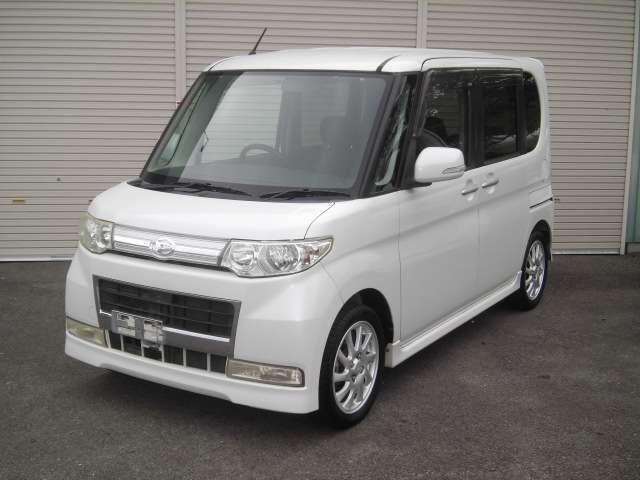 当店の車は安いからと言って現状販売ではありません♪こんな価格でも点検整備、そして1ヶ月1000キロの無料保証付きです♪そこが格安車を扱う他社と違うところであると自負しております。