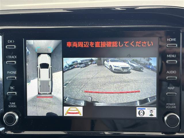 【全方位モニター】まるでクルマを真上から見下ろしたかのような視点で駐車をサポートします！クルマの斜め後ろや真横など、前後左右の4つのカメラの映像が合成されて、モニターに映し出されます。