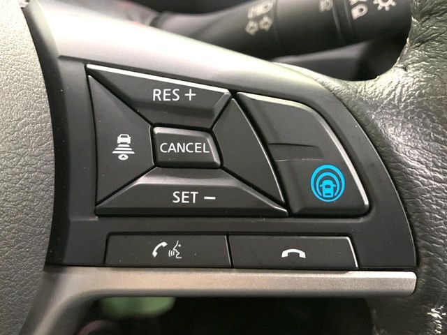 【プロパイロット】高速道路での長距離走行が楽に！！渋滞時と巡回走行のシーンで、アクセル・ブレーキ・ステアリングを自動で制御し、長距離運転の負担を軽減してくれます♪