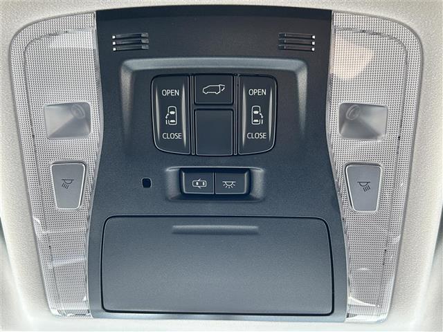 車線をはみ出しそうになると音で知らせてくれるので安心してお車の運転をしていただけます。