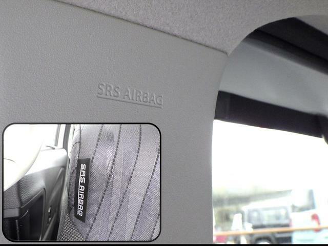 SRSカーテンエアバッグとフロントシートSRSサイドエアバッグが安心装備になっています。