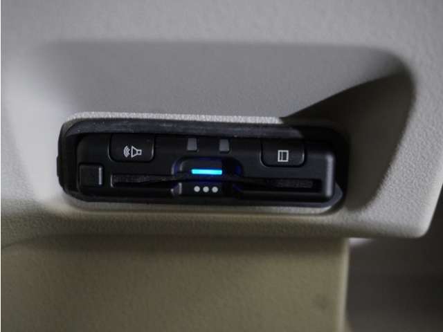 【ETC車載器】高速道路のご利用時にとても便利なETC車載器。セットアップ(費用別途)後にお渡ししとなります。