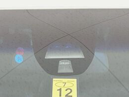 【シティブレーキアクティブシステム】低速走行中に前方の車両等を認識し、衝突しそうな時は警報とブレーキで衝突回避と被害軽減をアシスト。より安全にドライブをお楽しみいただけます。