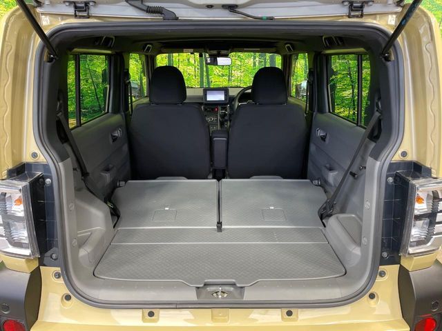 後席を格納すると、これだけの広さが！シーンに合わせたシートアレンジで、大きな荷物も積むことが出来ます♪