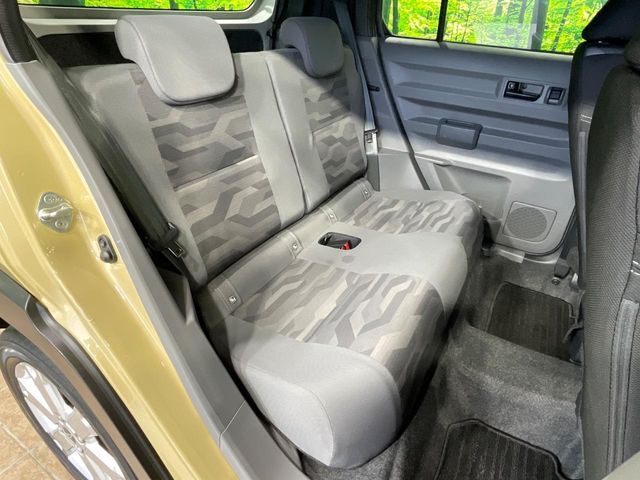 後部座席も気になるようなキズ・汚れやへたり等、大きなダメージはなく、良好な状態です。