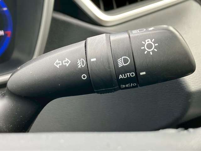 【LEDヘッドライト】夜間走行時も良好な視界を確保し安心して運転できます！点灯速度が早く、消費電力も抑えられます！