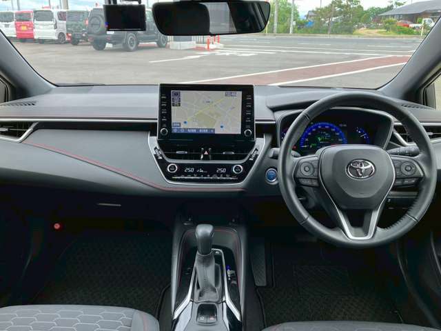 【整備工場完備】ご安心してお乗り頂くため環境を整えております。お車の定期メンテナンスの他、車検やタイヤ交換などもお任せください！
