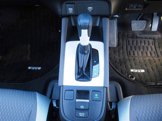 ホンダセンシング・純正フルセグナビ・バックカメラ・Bluetooth・ETC・純正16インチAW・踏み間違い防止・コーナーセンサー・LEDライト・スマートキー・USB・フロアマットホンダセンシング・純