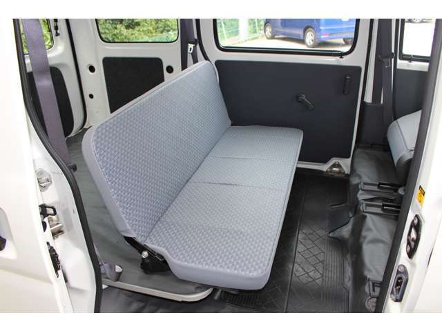 ☆内装もキレイです☆ぜひ見に来て下さい！遠方のお客様の場合は現車を確認しながらお電話にてお車の詳細をお伝えいたしますのでぜひご遠慮なくお問い合わせ下さいませ(´▽`)お買い得価格につき完売注意！