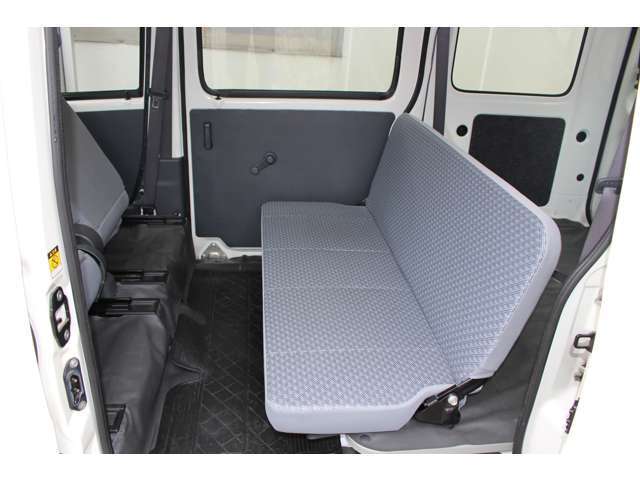 ☆内装もキレイです☆ぜひ見に来て下さい！遠方のお客様の場合は現車を確認しながらお電話にてお車の詳細をお伝えいたしますのでぜひご遠慮なくお問い合わせ下さいませ(´▽`)お買い得価格につき完売注意！