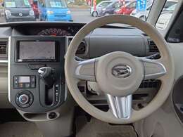 【パワーステアリング】基本装備の1つでハンドルを軽い力で操作可能☆特に低速時や駐車時にハンドルが軽くなり、運転の負担が軽減されます。