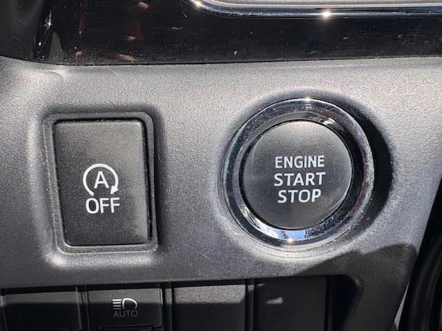 【運転席操作部】『運転席周辺の装備』の画像になります。快適なドライブを楽しむための機能が装備されています！運転席から触れるので使いやすいです！