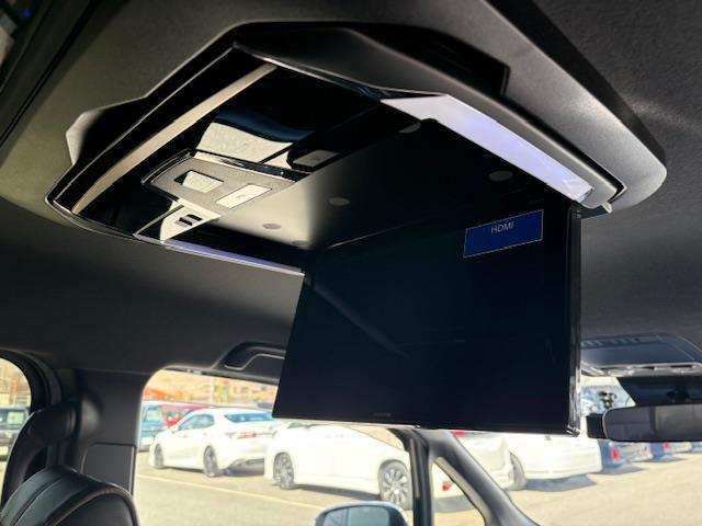 【後部座席操作部】『後部座席周辺の装備』の画像になります。写真の内容に関してご不明点、ご質問等がございましたらお気軽にガリバー店舗までお問い合わせください。