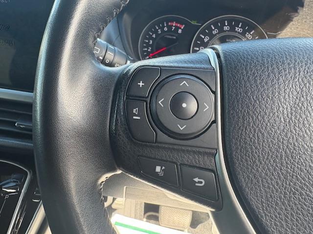 【運転席操作部】『運転席周辺の装備』の画像になります。快適なドライブを楽しむための機能が装備されています！運転席から触れるので使いやすいです！