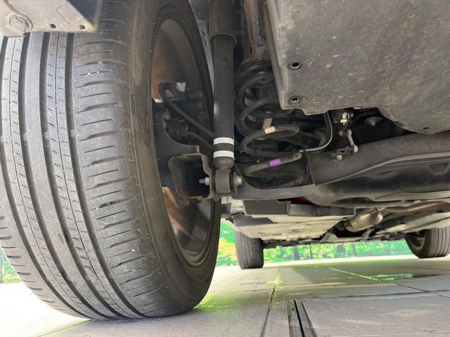 お車を安心してお乗りいただく為には、足回りの定期点検が欠かせません。サービスサポート（有償保証）では無料点検もご提供しており、安心のカーライフをお過ごしいただけるサポート体制が整っています。