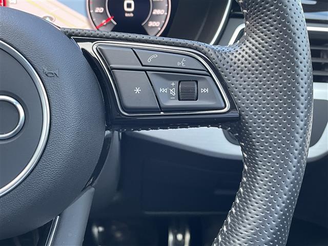 【運転席操作部】『運転席周辺の装備』の画像になります。快適なドライブを楽しむための機能が装備されています！運転席から触れるので使いやすいです！