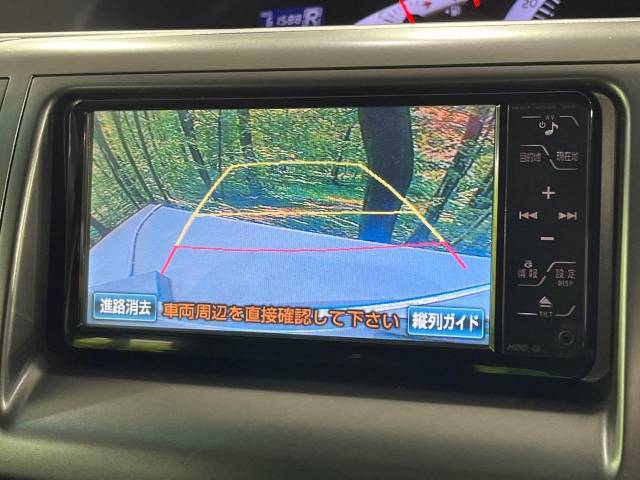 【バックカメラ】駐車時に後方がリアルタイム映像で確認できます。大型商業施設や立体駐車場での駐車時や、夜間のバック時に大活躍！運転スキルに関わらず、今や必須となった装備のひとつです！