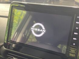 【メーカー純正9インチナビ】インテリアに溶け込むスタイリッシュな「専用設計」メーカーナビを装備♪視認性や操作性など基本性能にも優れ、より上質なカーライフをお楽しみいただけます。