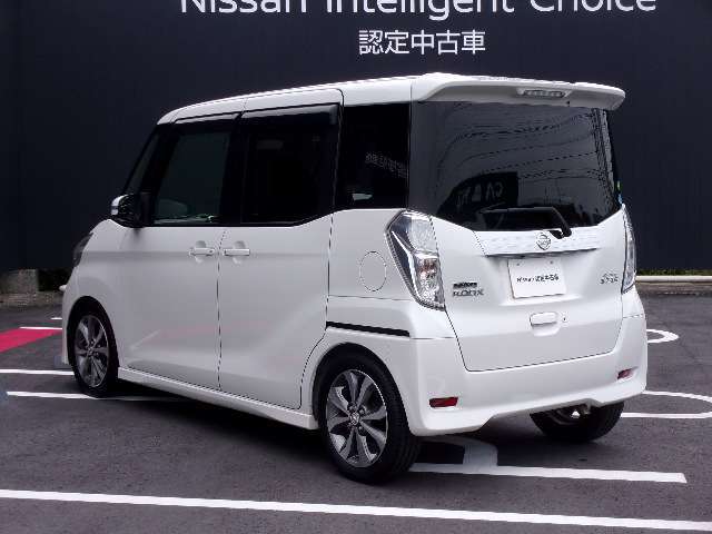 見えない左タイヤ付近もアラウンドビューがしっかりとカバーし安心です