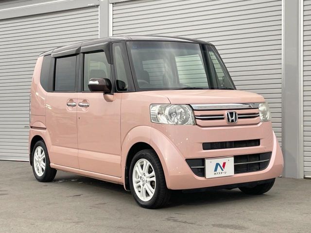 大好評のボディコーティング「弾スプラッシュコート」もご納車までに施工可能。通常のガラスコートと異なる、耐久年数6年の無機質ガラスコーティングが、ボディをキレイな状態に保ってくれます。